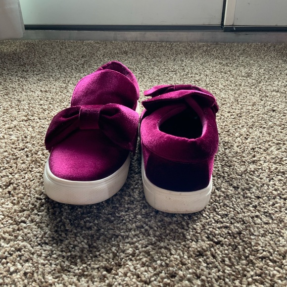 Bow Sneakers - Picture 1 of 2